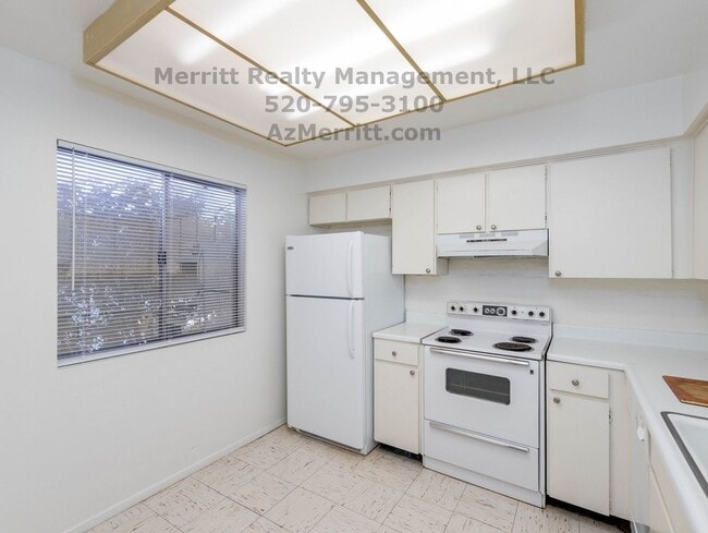 Building Photo - Spacious 2-Bedroom Townhome – Available Now!