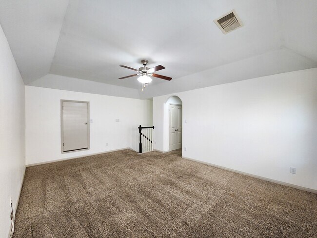 Building Photo - 4515 Greenleaf Dr
