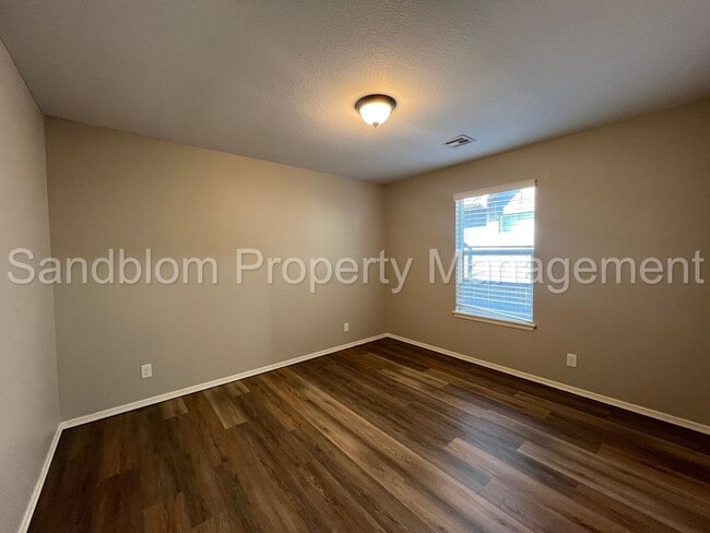 Building Photo - FOR LEASE | Jenks | $1645 Rent | Available...