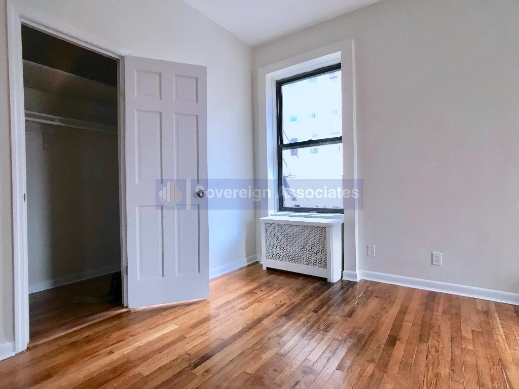 Building Photo - 240 W 104th St