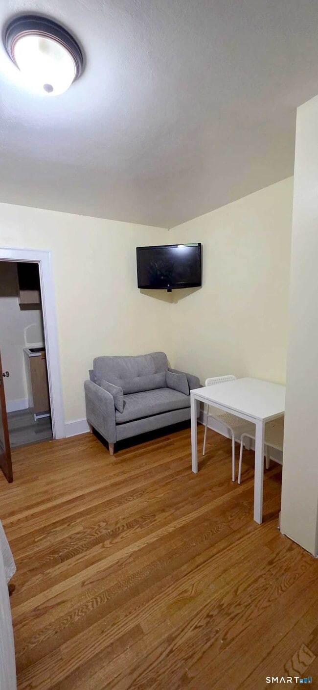 Building Photo - 324 Curtis St