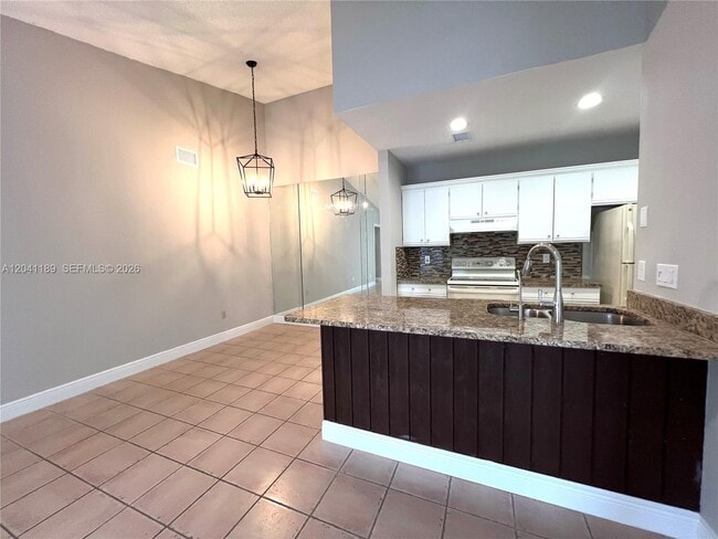 Building Photo - 1077 Goldenrod Rd