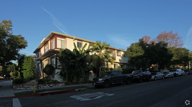 Building Photo - 1217 N Harper Ave