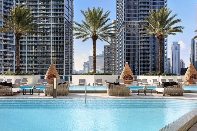 Building Photo - 200 Biscayne Blvd Way