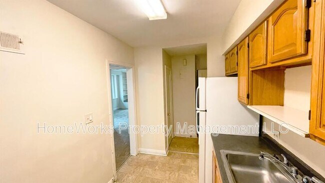 Building Photo - 4012 Clarks Ln