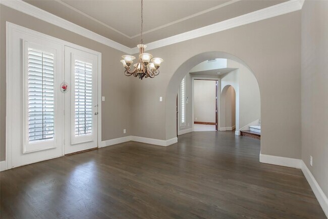 Building Photo - 921 Pine Burst Dr