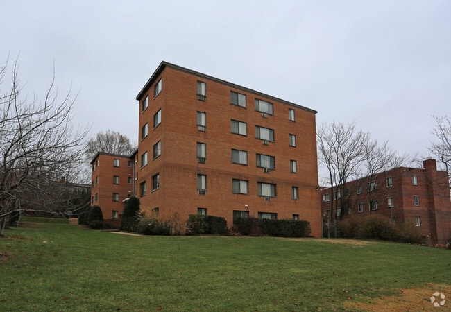 Building Photo - Arcadian House