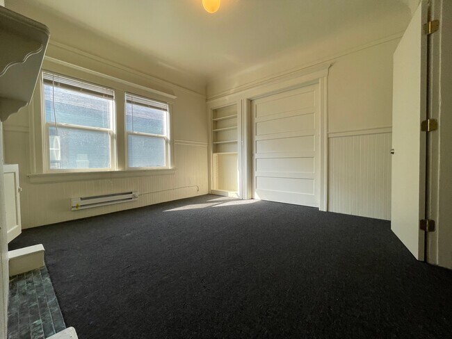 Building Photo - 2210 Parker St