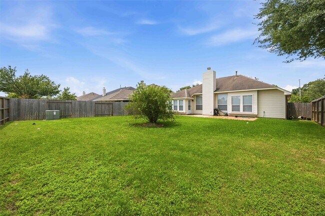 Building Photo - 12807 Canyon Echo Dr