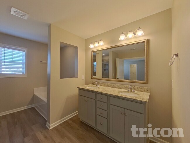 Building Photo - 214 Pilcher Dr