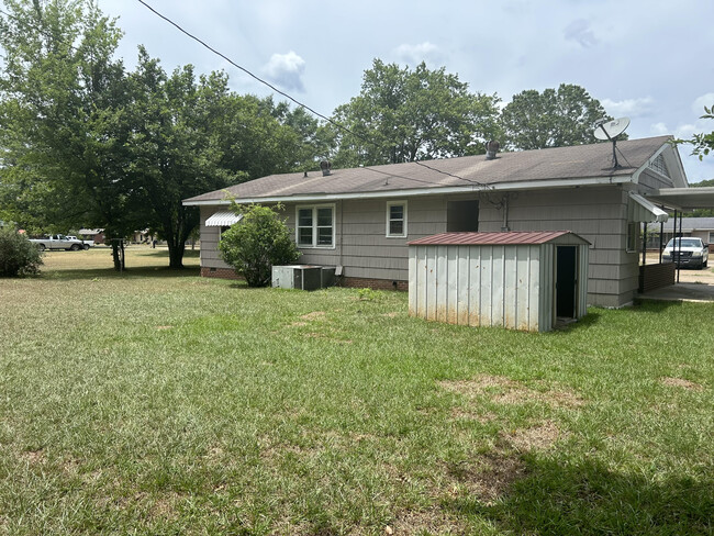 Building Photo - 220 Rebecca Ln