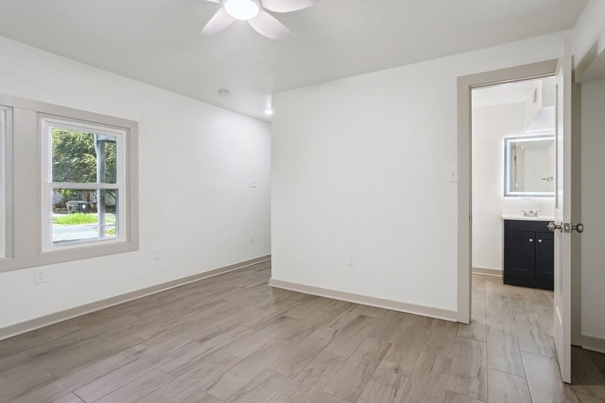 Building Photo - 720 Spain St