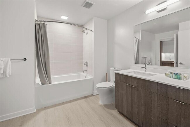 Building Photo - 1051 First St NE