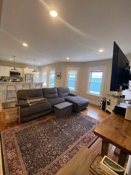 Building Photo - 102 Morrison Ave