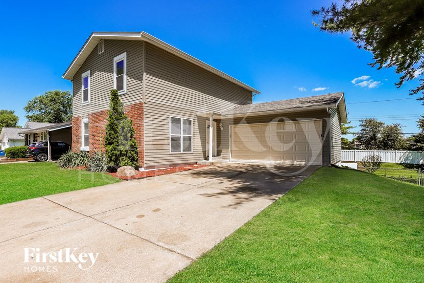 Building Photo - 8 Four Winds Dr