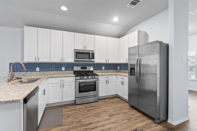 Building Photo - 2024 Cedar Tree Ct