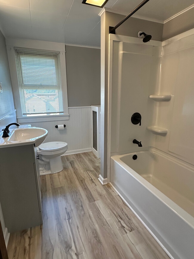 Bathroom - 748 Orchard Ave