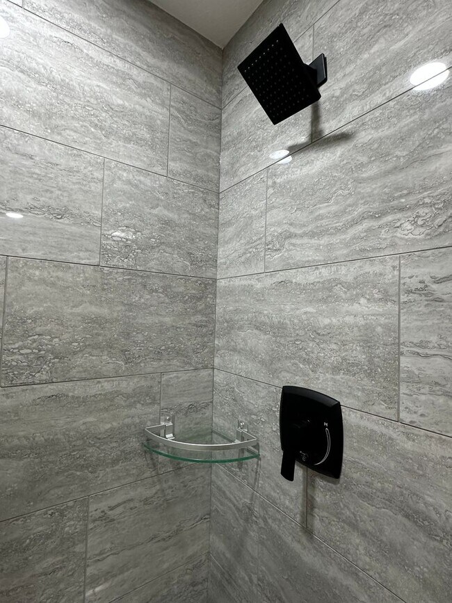 Building Photo - BRAND NEW 3 Bed 2 Bath in WAYNESVILLE - FOR RENT