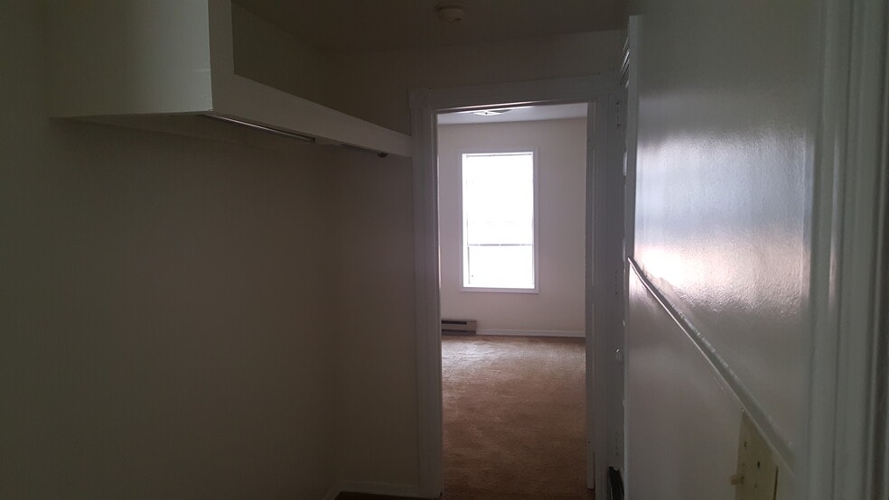 HALLWAY TO MASTER BEDROOM 2ND FLOOR - 526 Pearl St