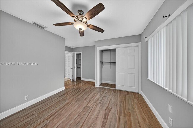 Building Photo - 2801 Coral Shores Dr