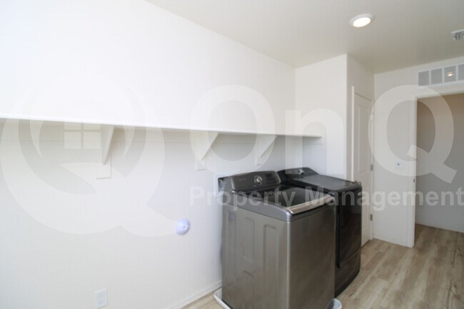 Building Photo - 7549 N 125th Dr