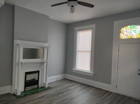 Building Photo - 1024 Columbia St