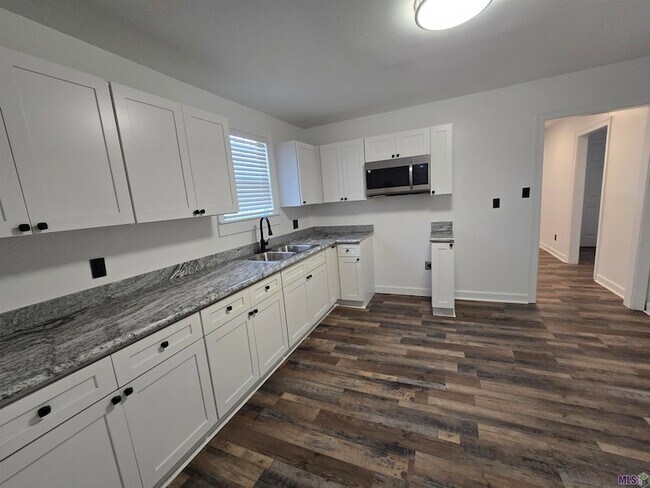 Building Photo - 2145 N 38th St