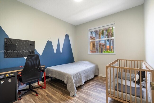 Building Photo - 724 SW 106th Ave