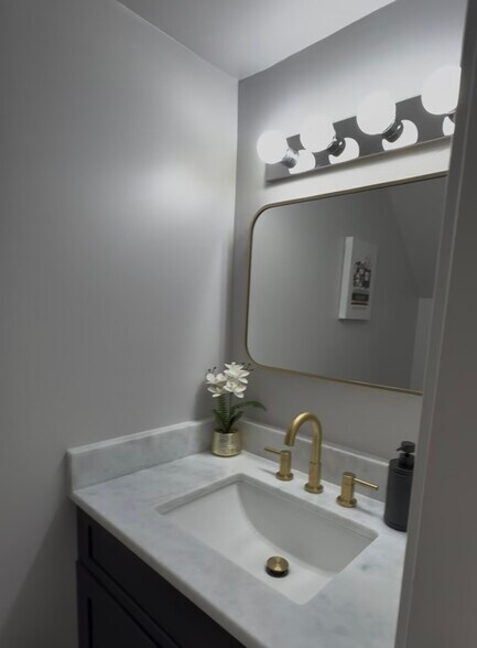 Building Photo - 100 Winchester Dr