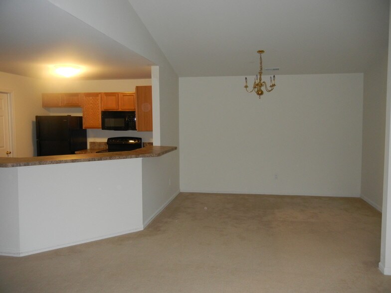 Building Photo - 16803 Dover Dr