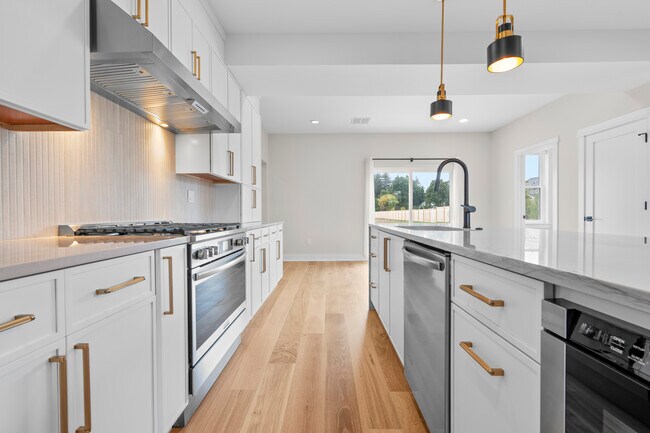 Building Photo - 9 June Dr