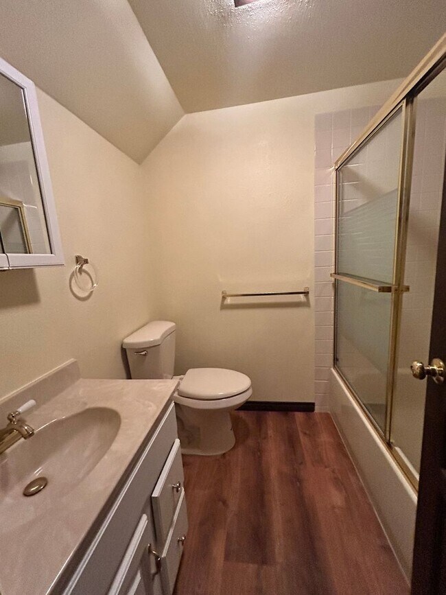 Building Photo - Gorgeous 4 Bedroom Townhome Steps from Boulder Country Club