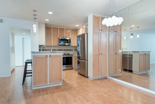 Building Photo - Marina District 2 Bedroom at Marina Park! ...