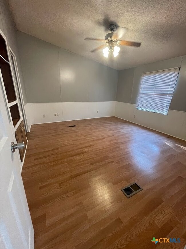 Building Photo - 621 Buck Trail