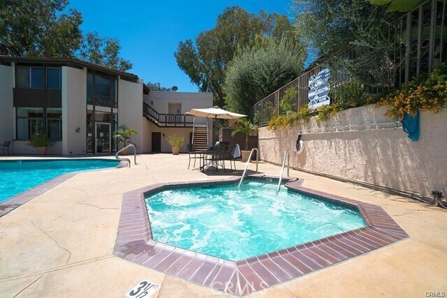 Building Photo - 314 Miraleste Dr