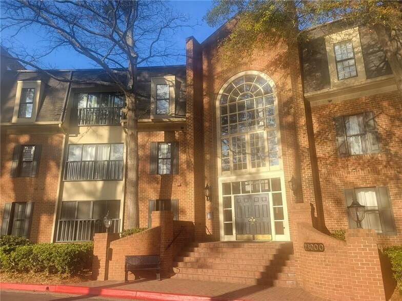 Building Photo - 23212 Plantation Dr NE