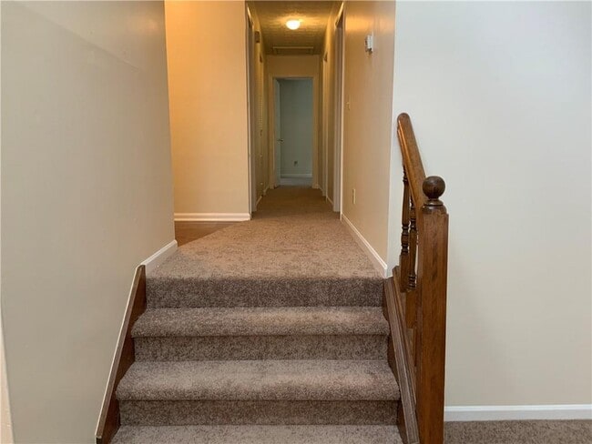 Building Photo - 4167 Oak Ferry Dr NE