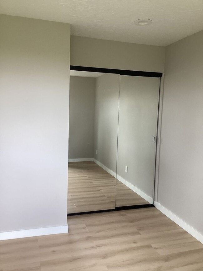 Building Photo - OWN949