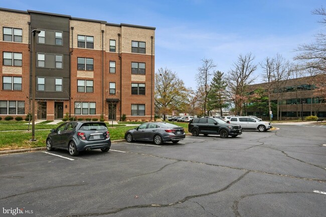 Building Photo - 55 Silverway Dr