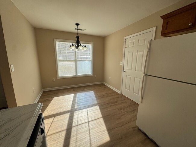 Building Photo - 17/19 Brookstone Drive