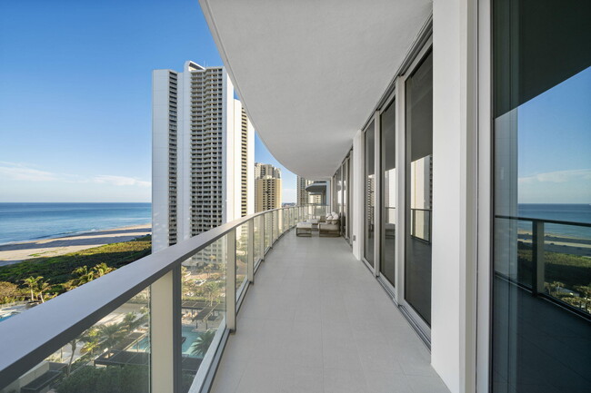 Building Photo - 3100 N Ocean Dr