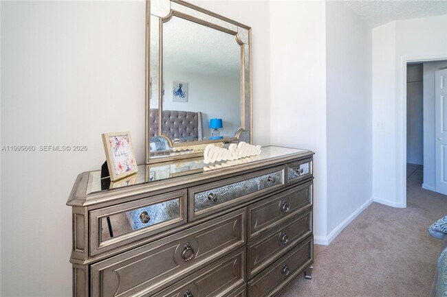 Building Photo - 17100 N Bay Rd