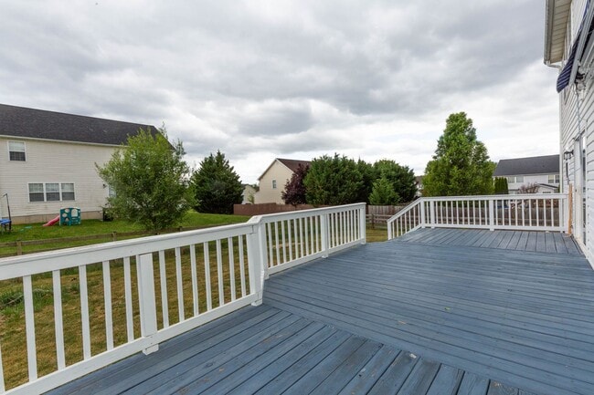 Building Photo - 3 Bed, 2.5 Bath, Single Family Home in Martinsburg, WV