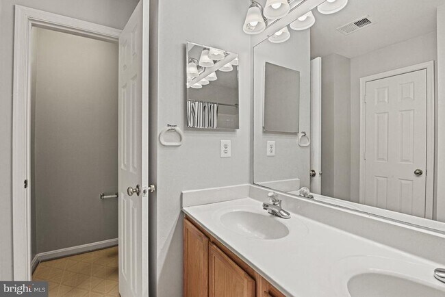 Building Photo - 46186 Walpole Terrace