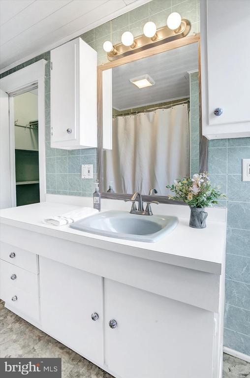 Building Photo - 319 N 2nd St