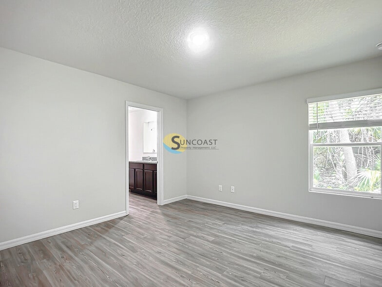 Building Photo - 108 Lynbrook Dr