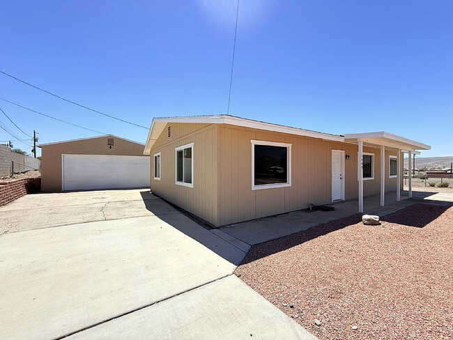 Building Photo - Your dream home