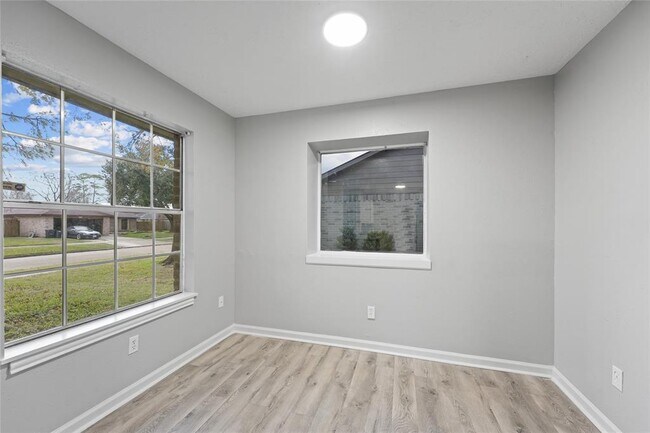 Building Photo - 10903 Maple Rock Dr