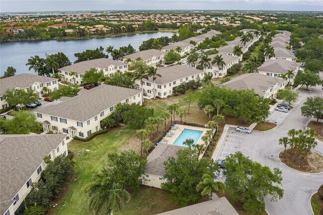 Building Photo - 208 Cape Harbour Loop