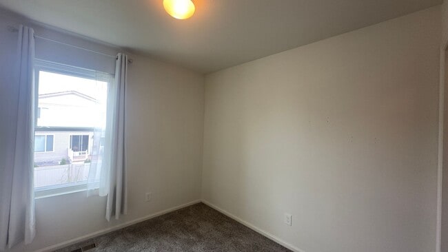 Building Photo - Great House in Thompson River Crossing